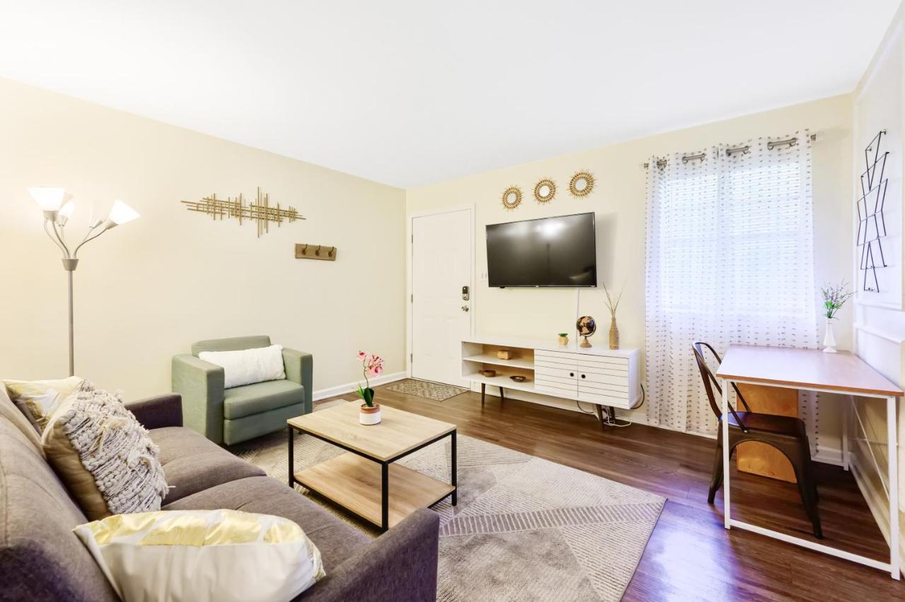 Dapper Digs - King Bed - Long Term Stays - Duke Durham Extérieur photo