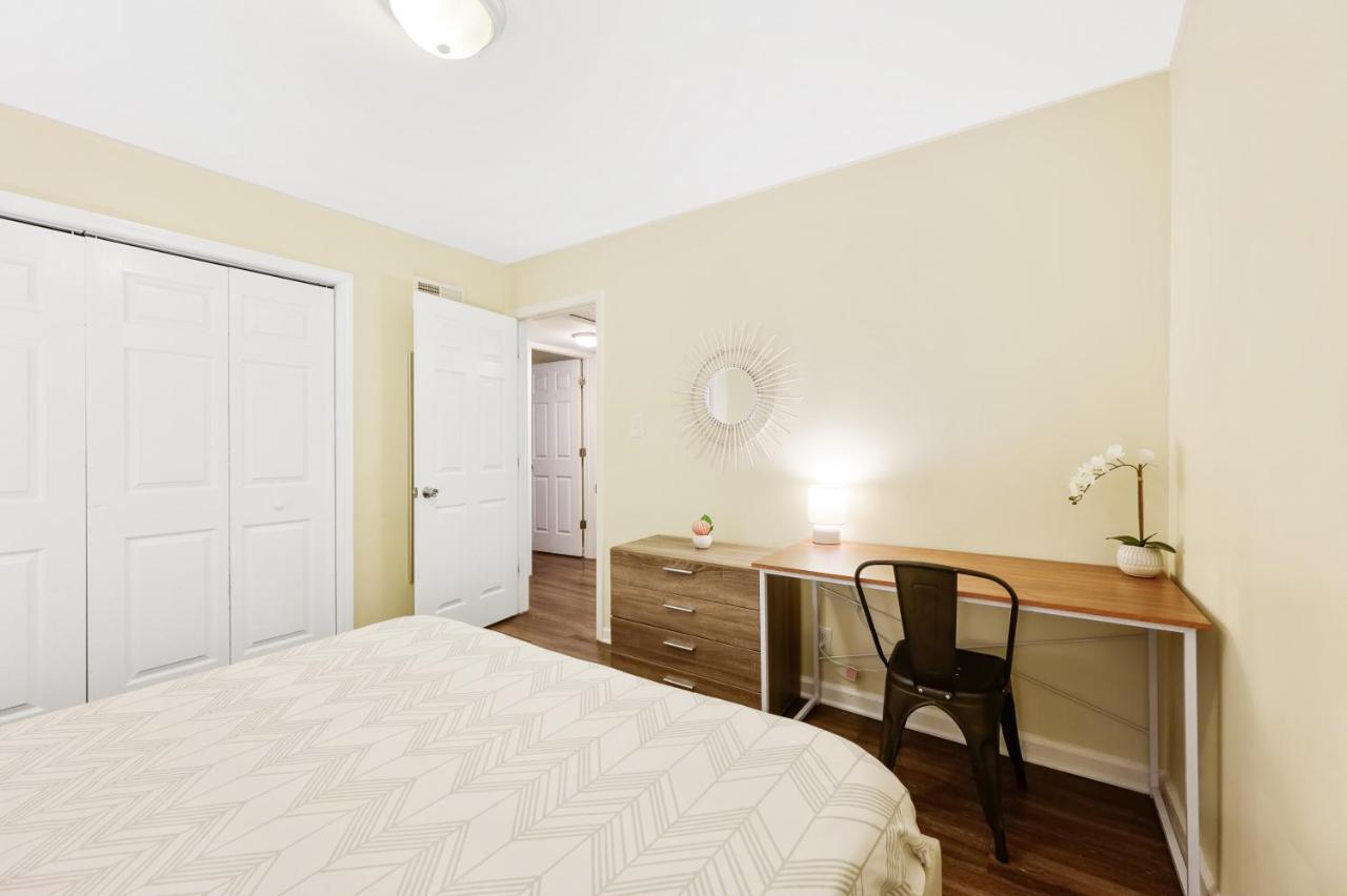 Dapper Digs - King Bed - Long Term Stays - Duke Durham Extérieur photo