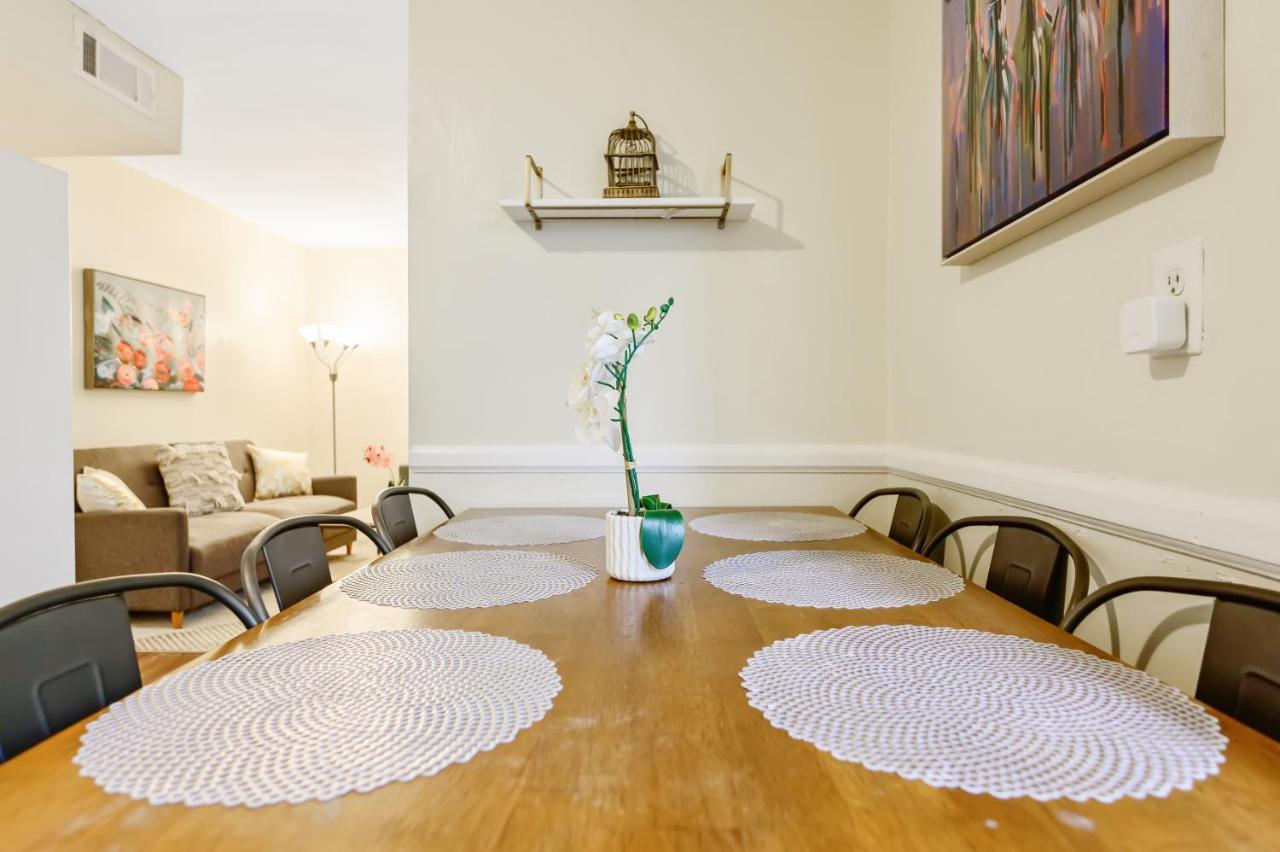 Dapper Digs - King Bed - Long Term Stays - Duke Durham Extérieur photo
