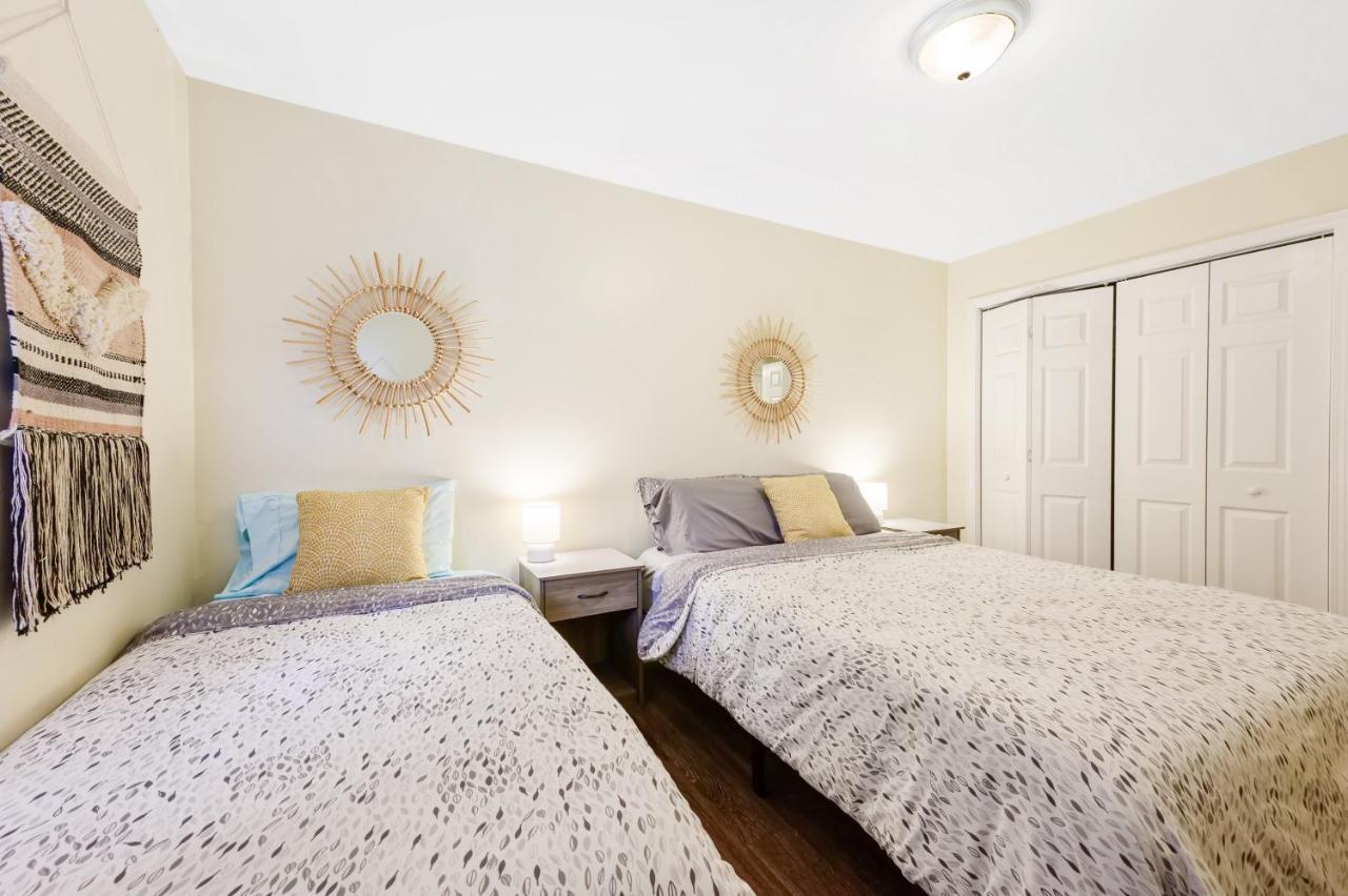 Dapper Digs - King Bed - Long Term Stays - Duke Durham Extérieur photo