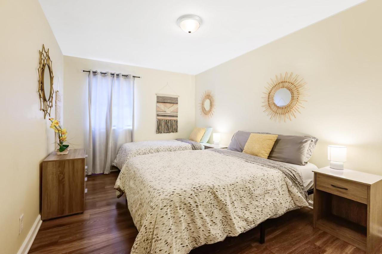 Dapper Digs - King Bed - Long Term Stays - Duke Durham Extérieur photo